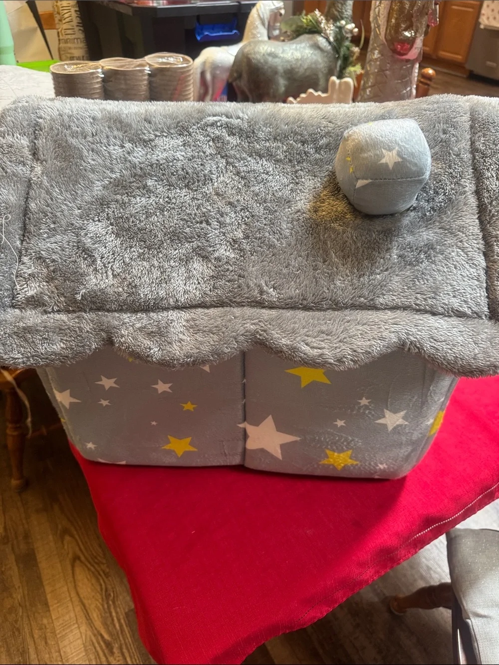Source Unknown Gray Star-Print Plush Pet House
